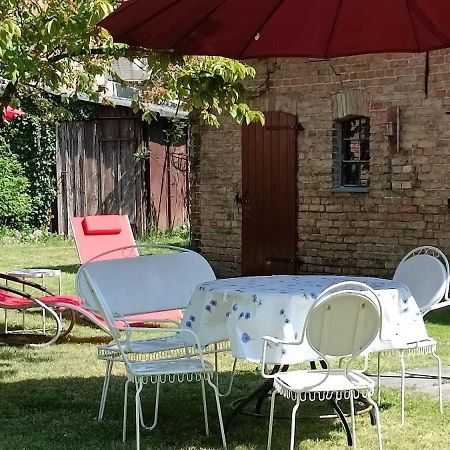 Schlossparkferienwohnungen Rheinsberg Mit Garten Bagian luar foto