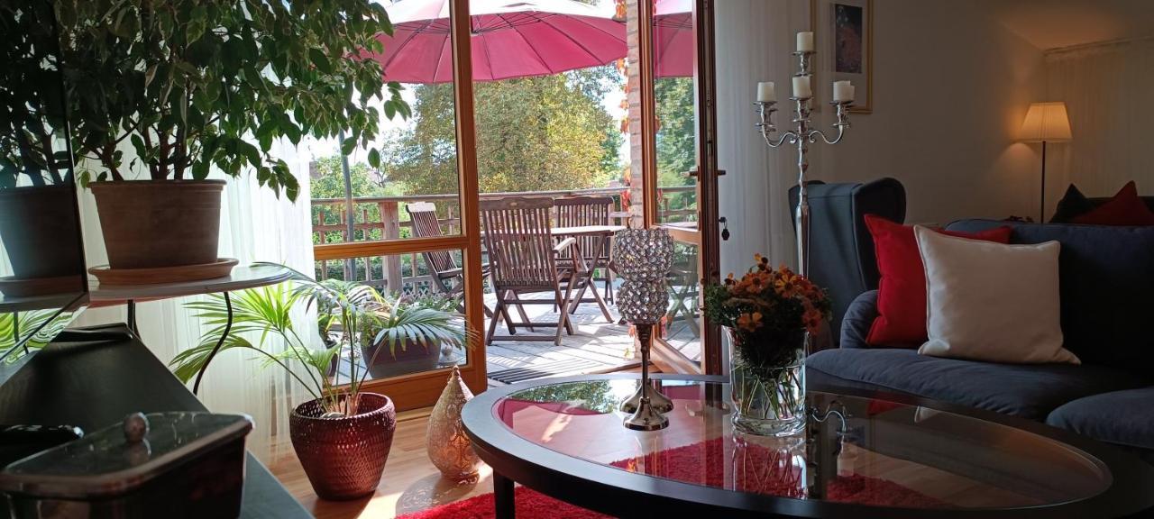 Schlossparkferienwohnungen Rheinsberg Mit Garten Bagian luar foto