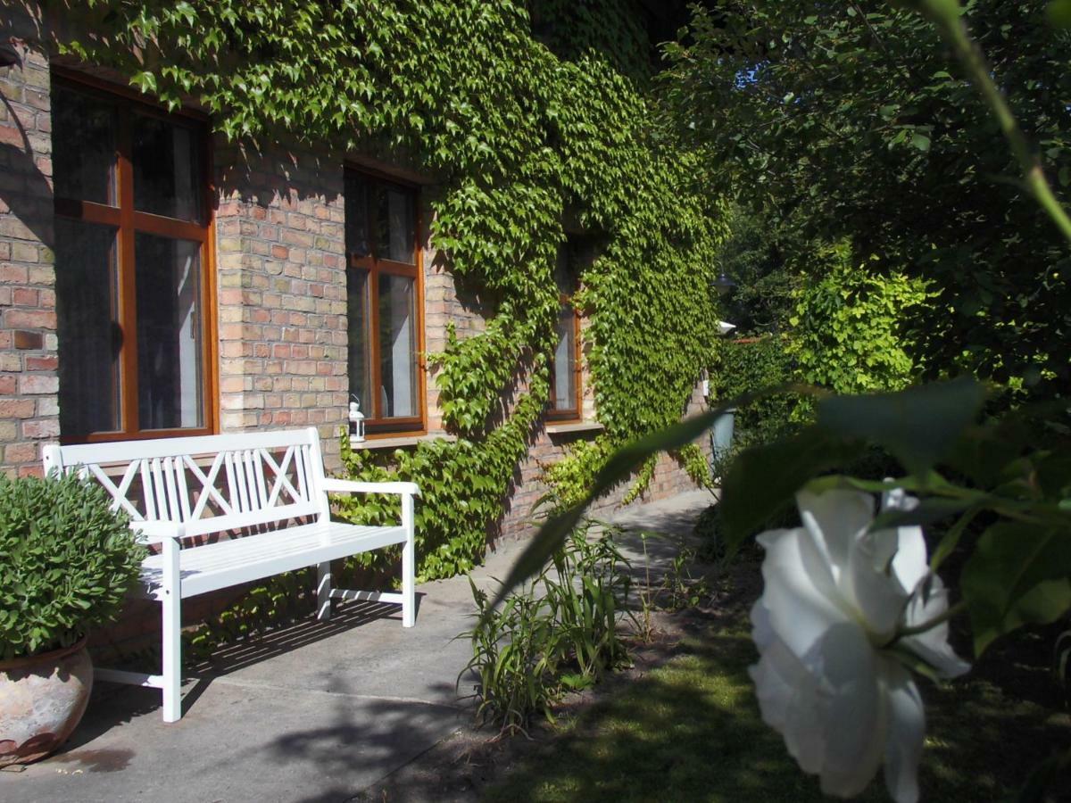 Schlossparkferienwohnungen Rheinsberg Mit Garten Bagian luar foto