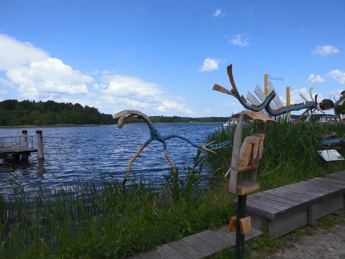 Schlossparkferienwohnungen Rheinsberg Mit Garten Bagian luar foto