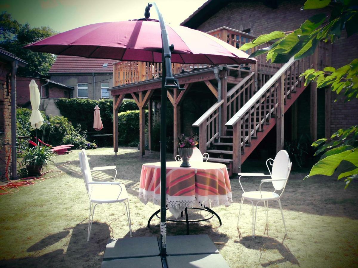 Schlossparkferienwohnungen Rheinsberg Mit Garten Bagian luar foto